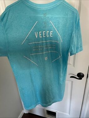 Veece Men's Short-Sleeve Graphic Tee in Turquoise NWT